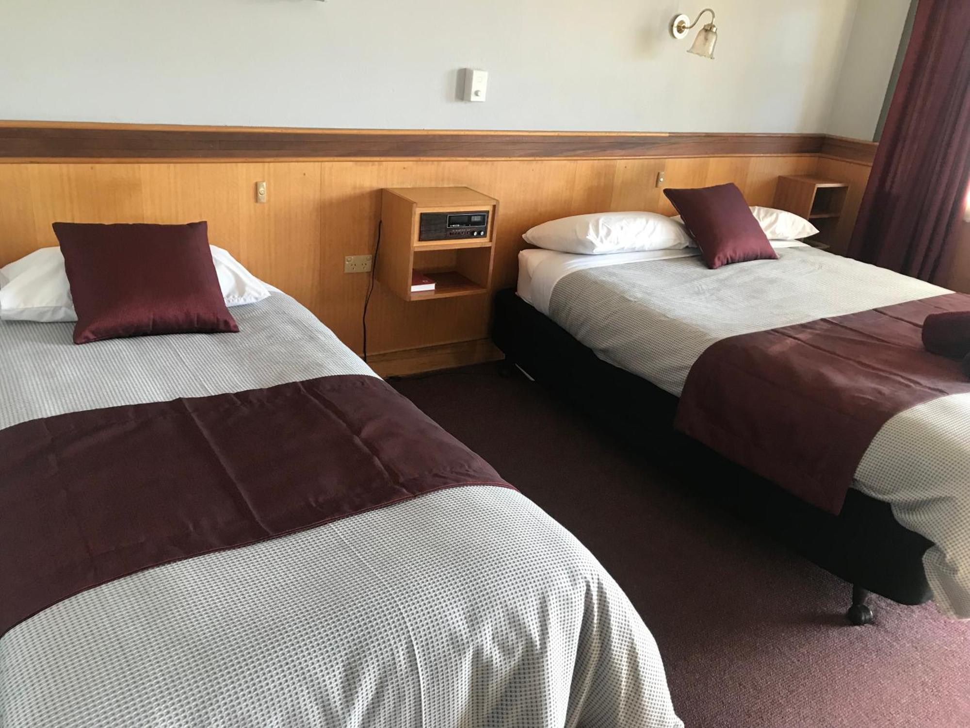 County Lodge Motor Inn Вест-Вайалонг Екстер'єр фото