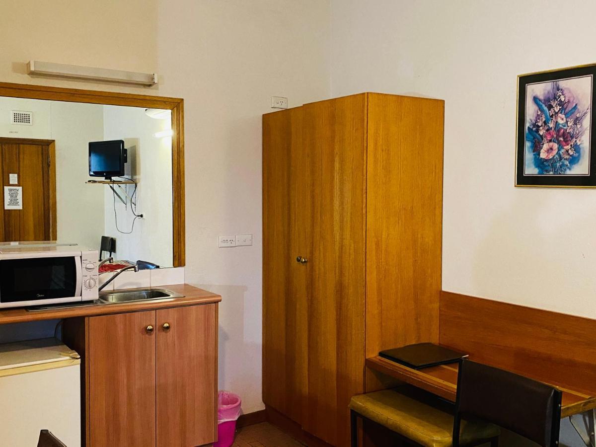 County Lodge Motor Inn Вест-Вайалонг Екстер'єр фото